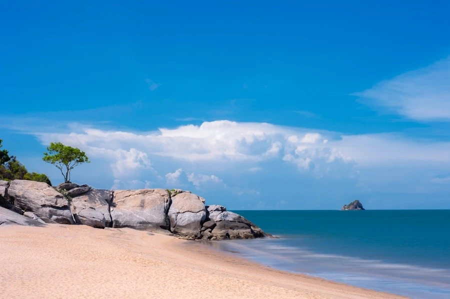 Uncover the Top 10 Must See Attractions in Miami Beach Florida